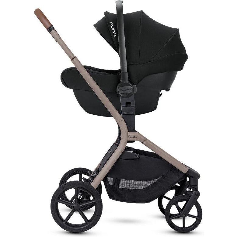 Silver Cross Breez Mid-Size Compact Stroller **** Late July ETA ****