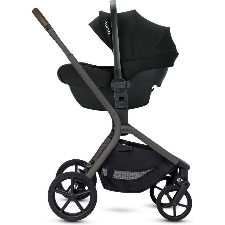 Silver Cross Breez Mid-Size Compact Stroller **** Late July ETA ****