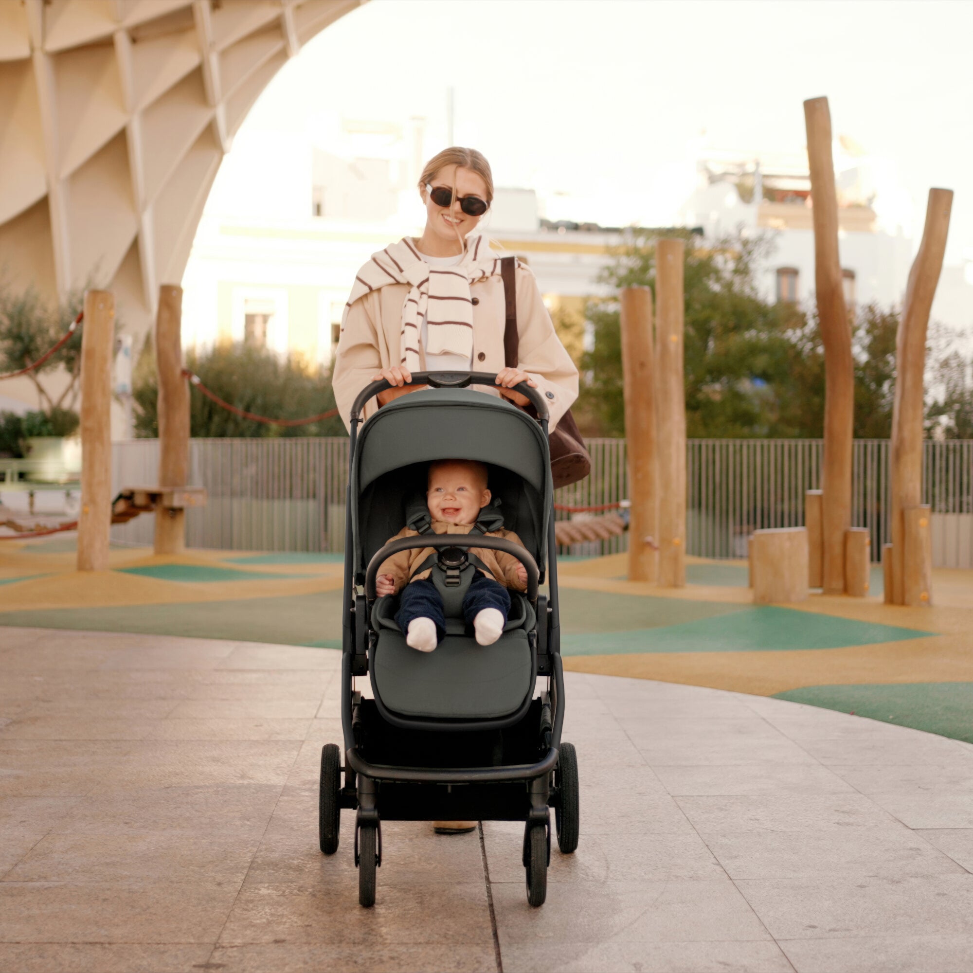 Silver Cross Breez Mid-Size Compact Stroller **** Late July ETA ****