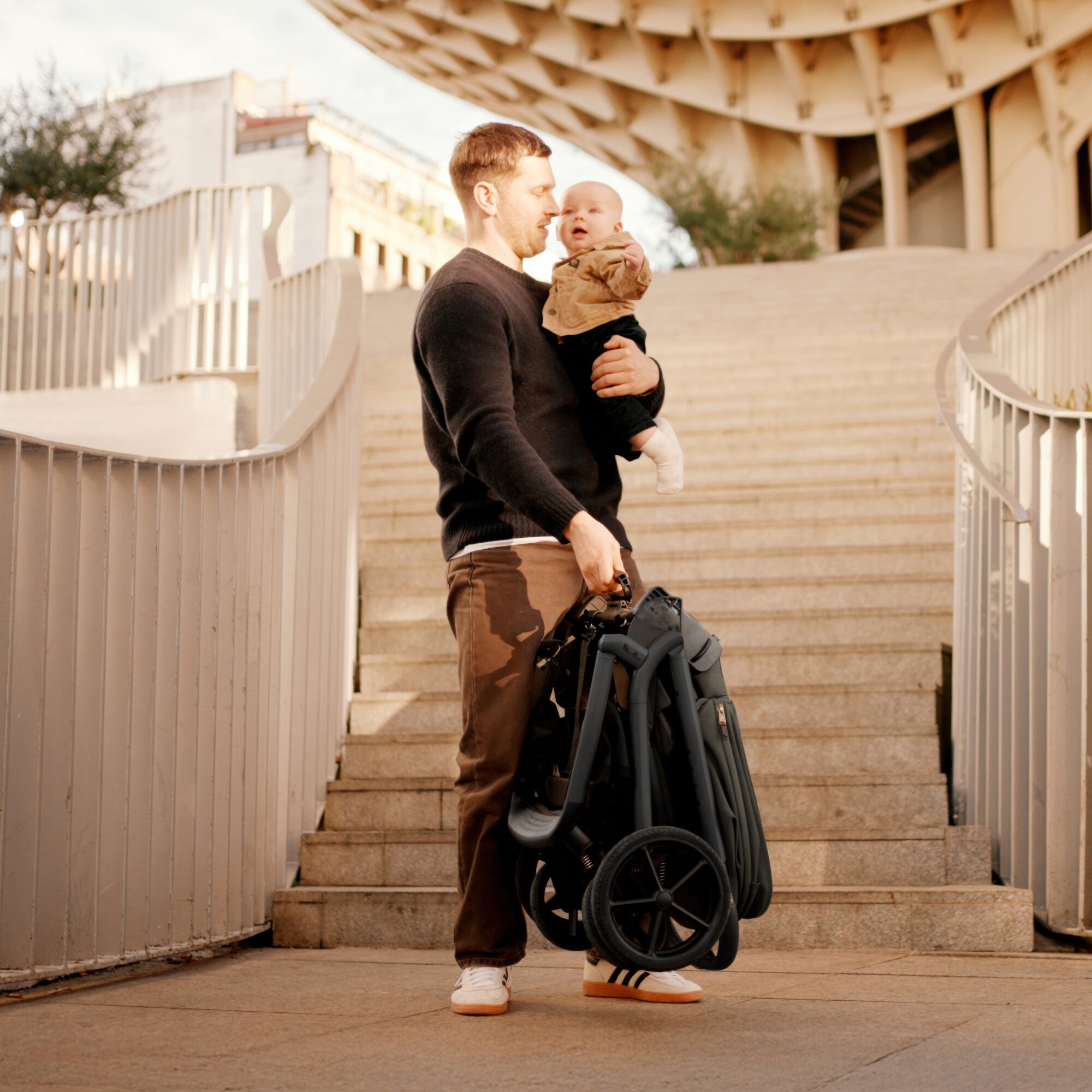 Silver Cross Breez Mid-Size Compact Stroller **** Late July ETA ****